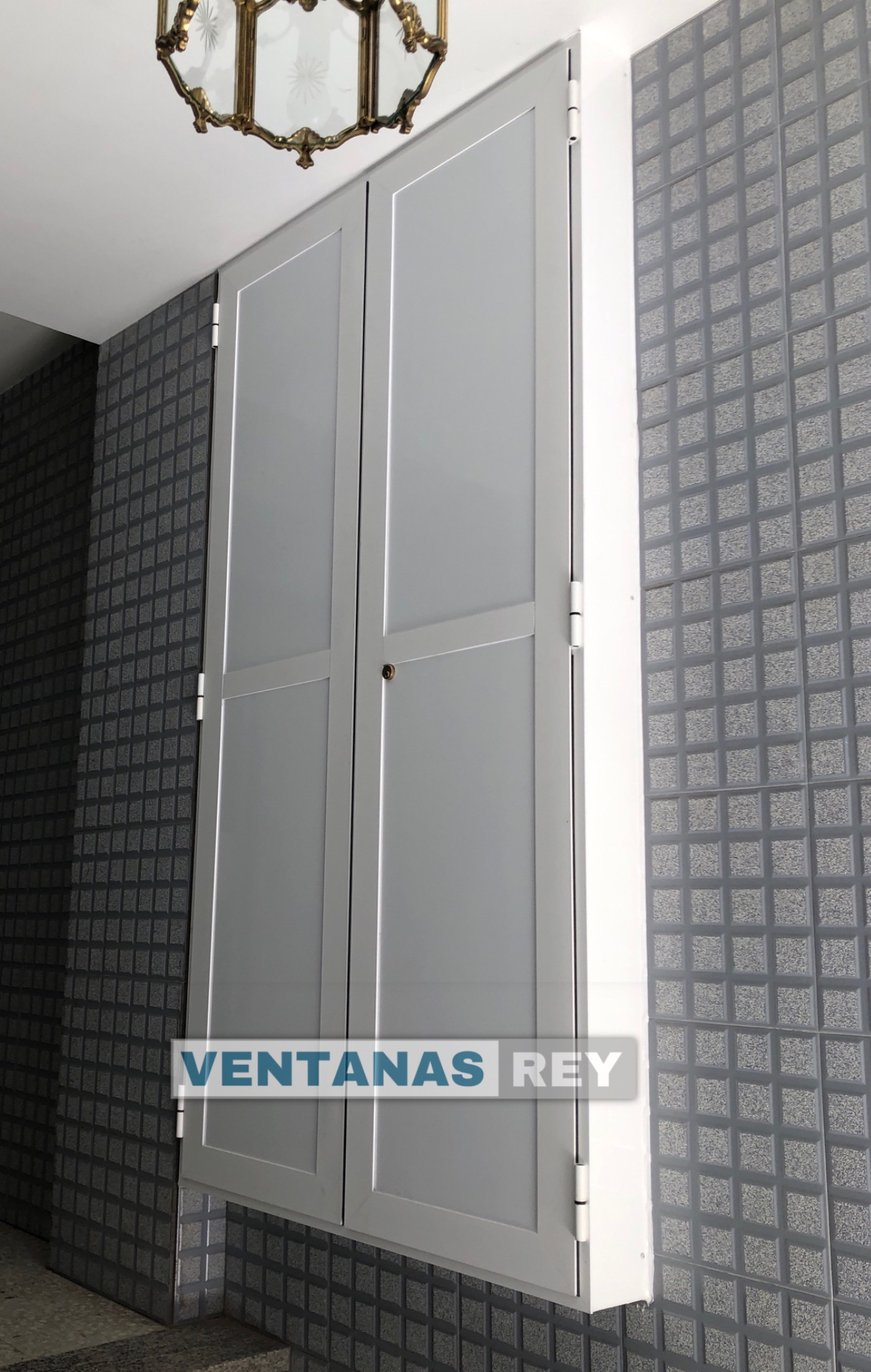 Puerta contadores